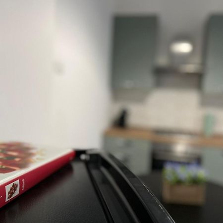 Goodbye Moon Apartment Бриндизи Экстерьер фото