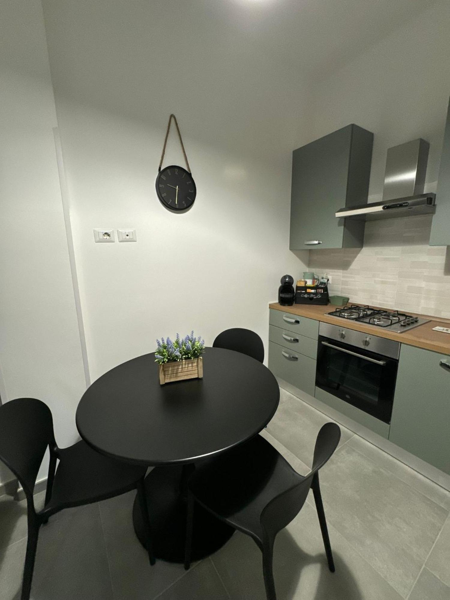 Goodbye Moon Apartment Бриндизи Экстерьер фото